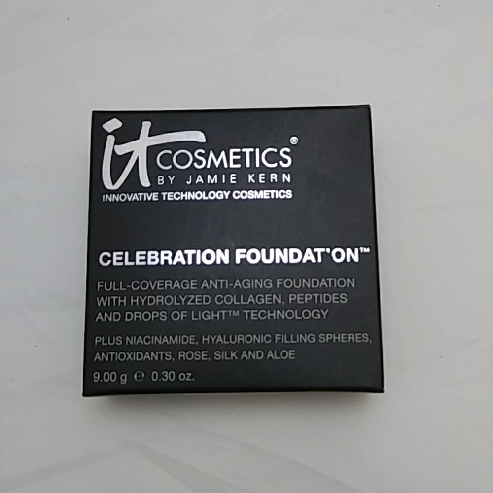 It Cosmetics Celebbration Foundation